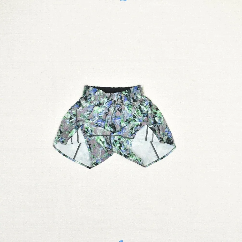 Lululemon Women Sweat Shorts Floral Gym Workout Polyester Multicolor Size 2